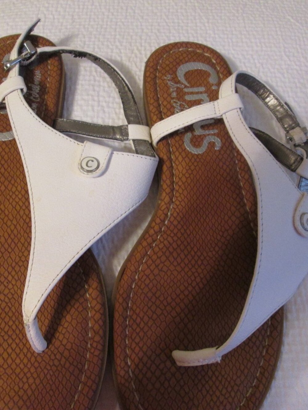 Circus by Sam Edelman "Carolina" White Thong Sandals Size 8M